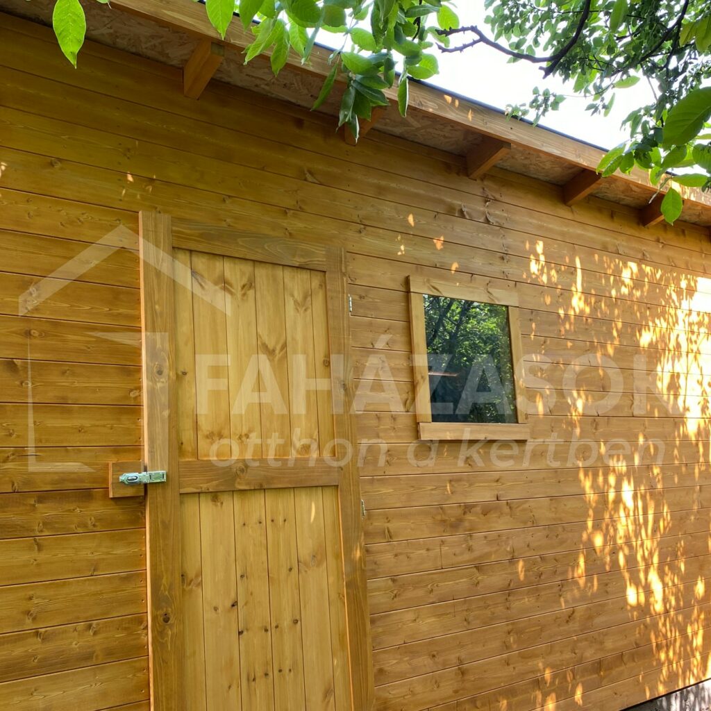 Faházasok – szimpla teli lakatpántos ajtó