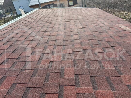 A 6×3 méteres faház részletei közelről - vörös prémium zsindely